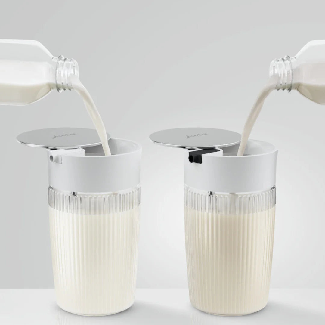 Jura Carafe à lait en verre 0,5 L : couvercle pivotant en acier inoxydable, adaptateurs silicone inclus