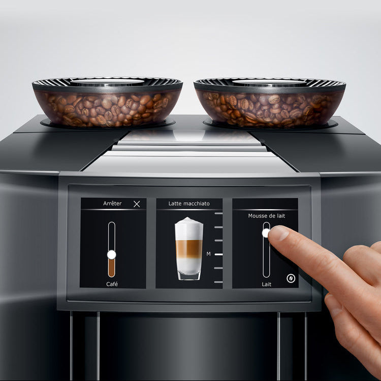 Jura Giga 10 — Vue de face machine espresso automatique