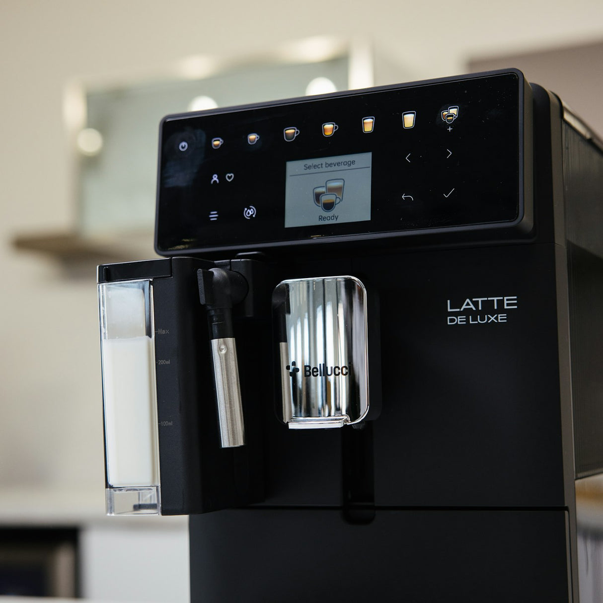 Bellucci Latte Deluxe — Détail du système lait automatique