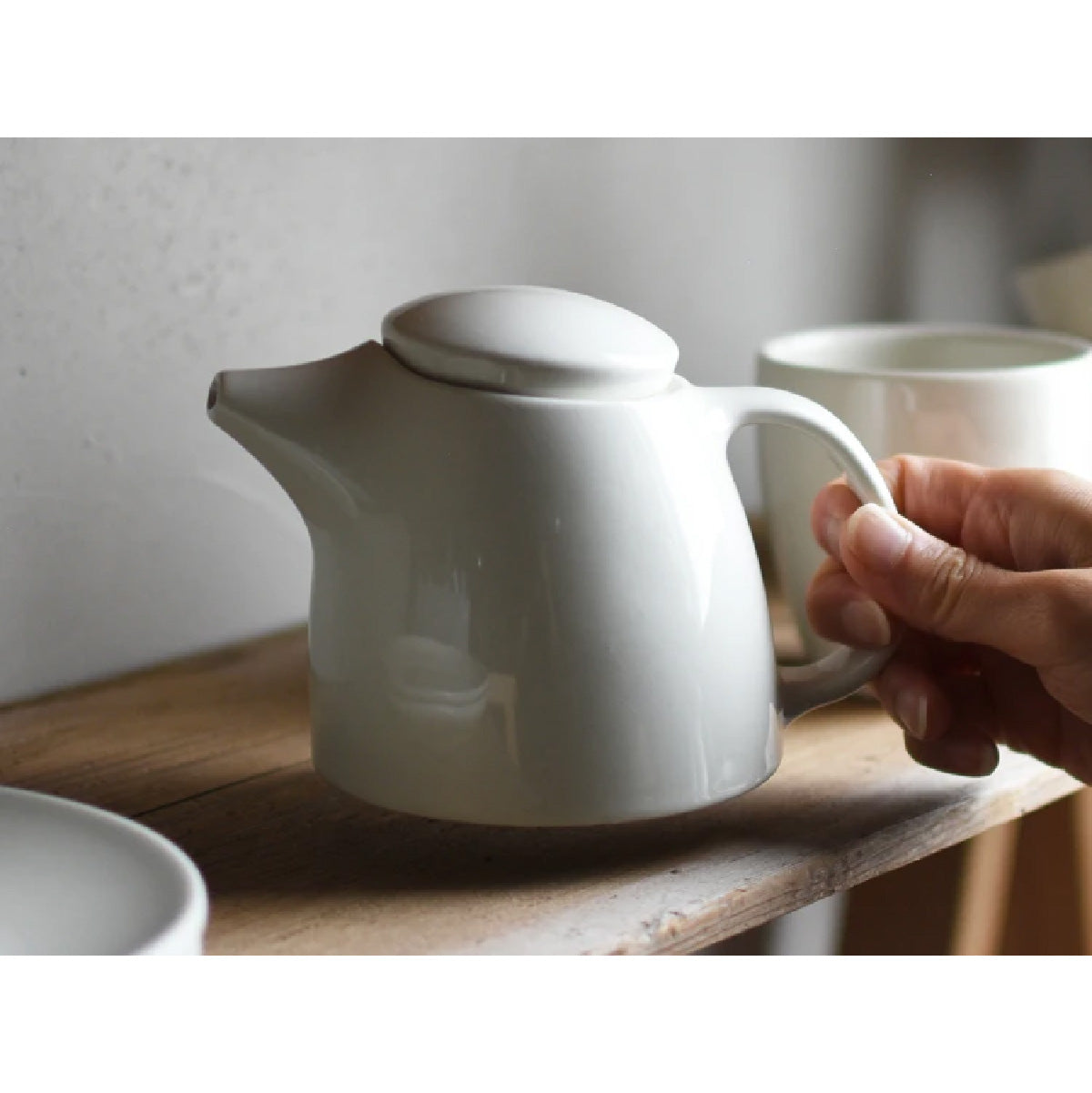 KINTO TOPO : théière en porcelaine blanche au design asymétrique, 400 ml