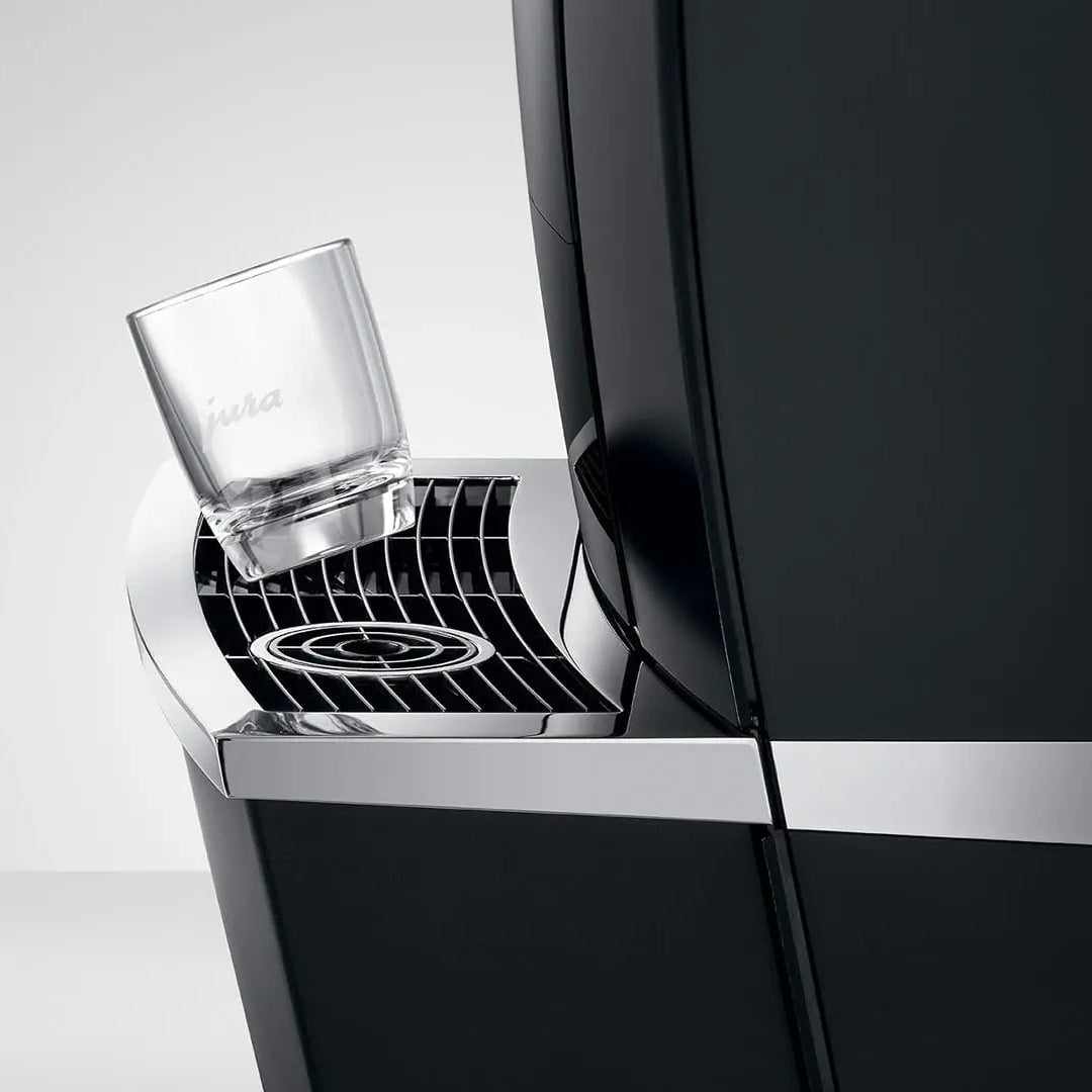 Jura Giga X8 — Vue de profil machine espresso pro