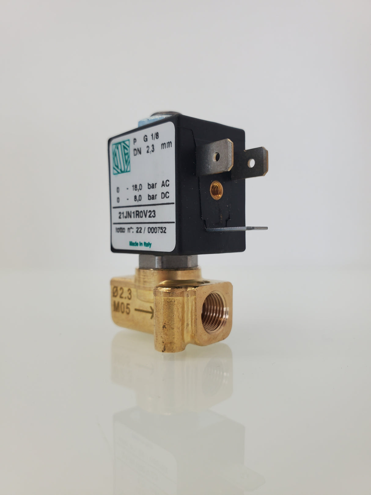 2-way solenoid valve 110V 1/8F 2.3mm