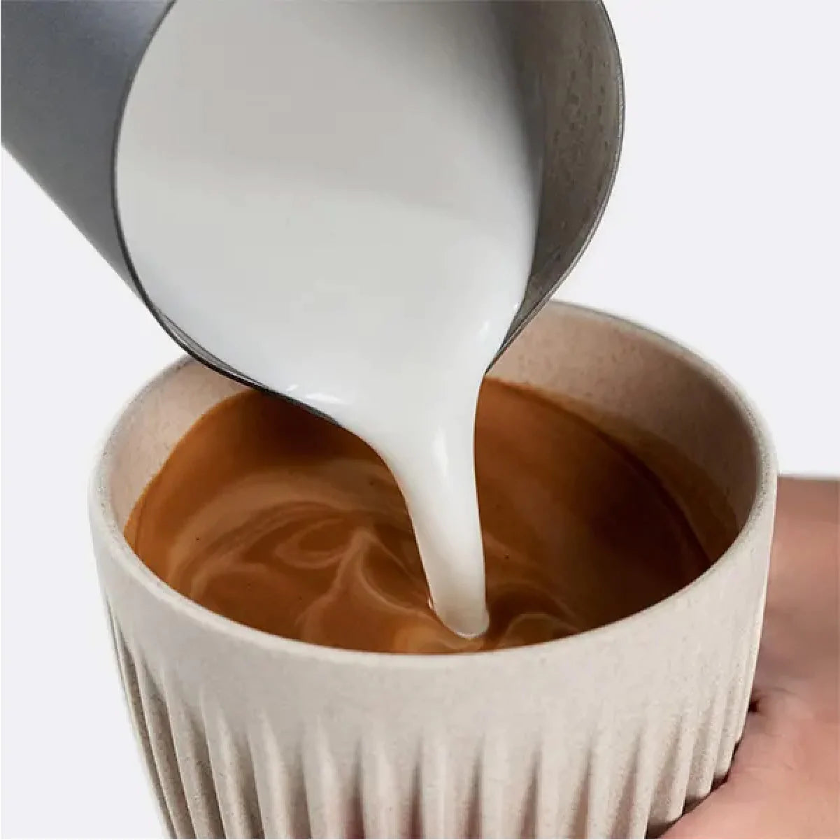 Subminimal microfoam milk frother