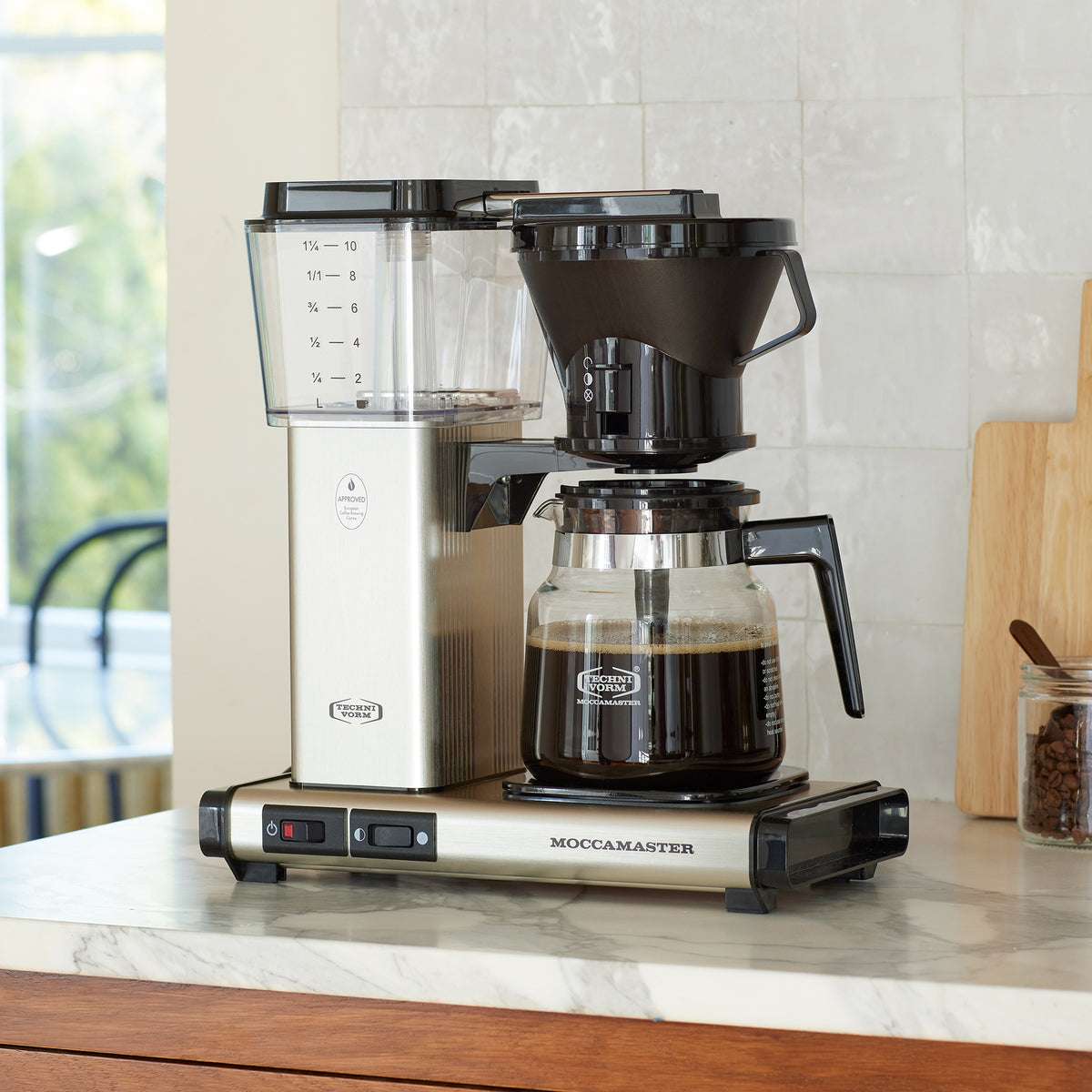 Moccamaster KB — Cafetière filtre certifiée SCA, carafe en verre, arrêt manuel, 1,25 L (10 tasses)