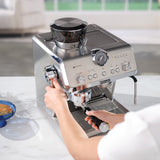 DeLonghi - Machine à espresso semi-automatique La Specialista Opéra (Démo)