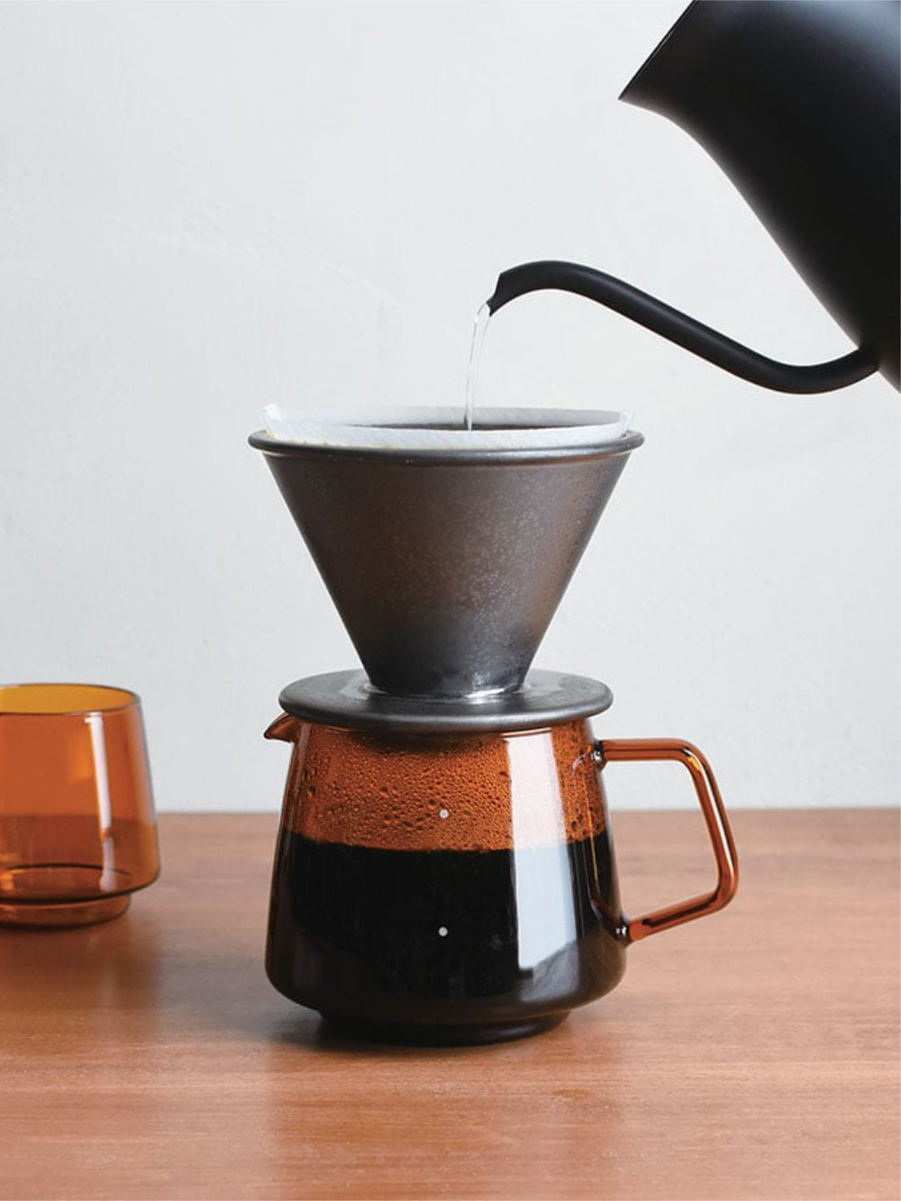 KINTO SEPIA: Amber Glass Coffee Server, 600ml, Base for KINTO SLOW COFFEE STYLE Brewers