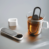 KINTO LOOP : passoire à thé coulissante noire, avec support de rangement