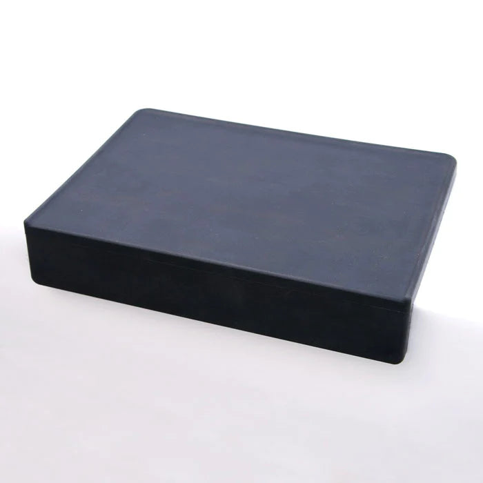 Rubber mat with edge